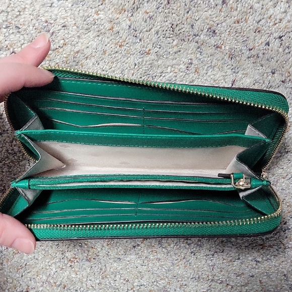 Kate Spade Vibrant Green Zip Wallet - Picture 3 of 4